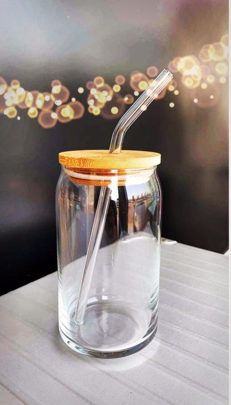 MASON JAR WITH CLEAR STRAW